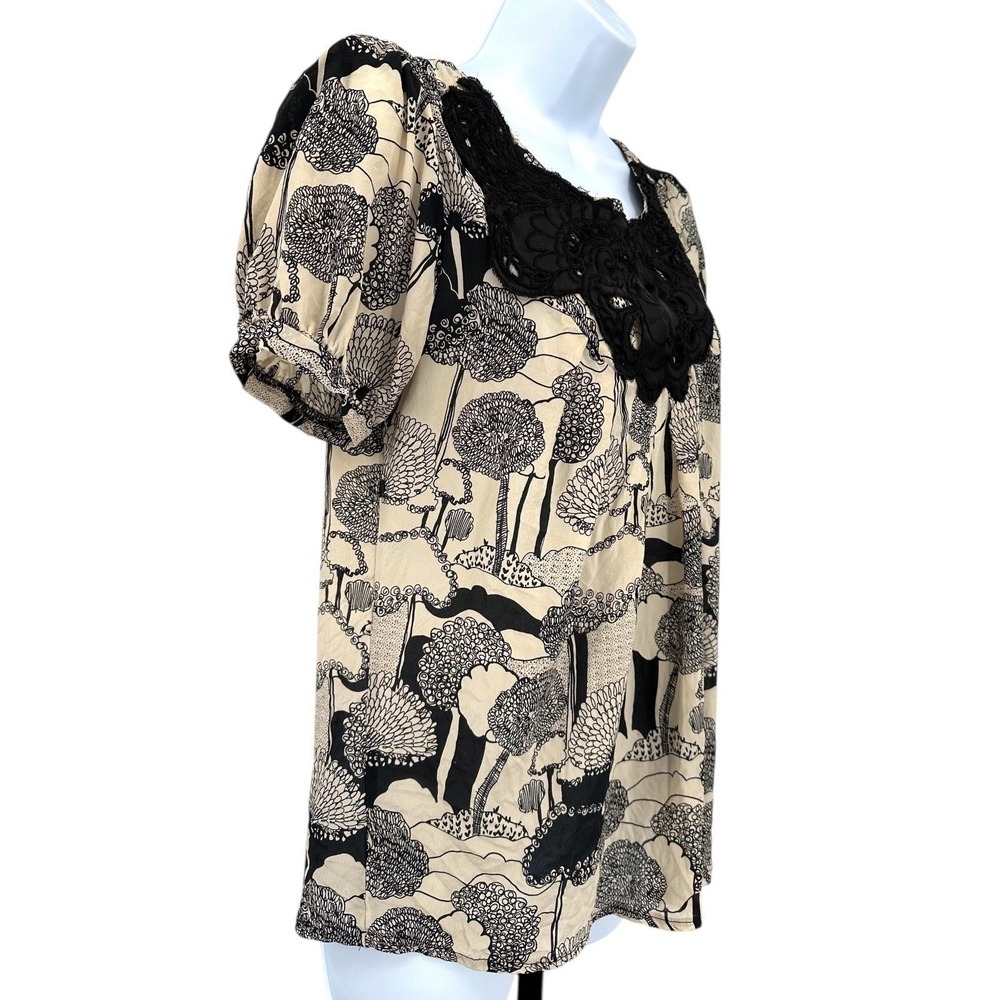 KIMCHI BLUE Silk Blouse Beige Short Sleeve Black Crochet Lace Trim Size Small - Picture 2 of 12